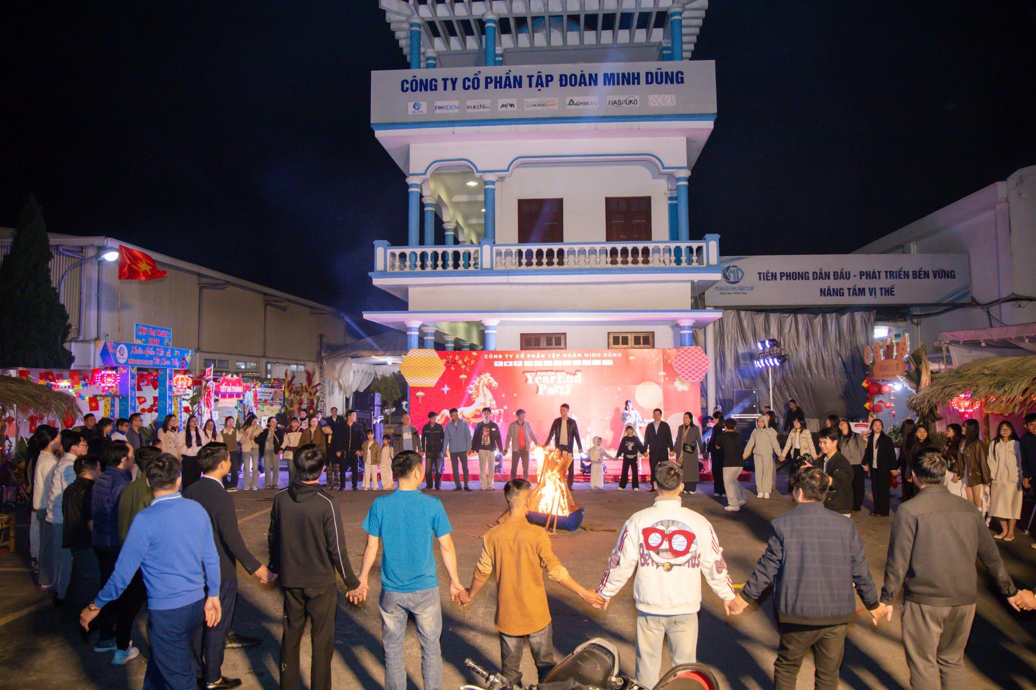 Không khí ấm áp tại chương trình đốt lửa trại – một điểm nhấn trong Đêm Gắn Kết.