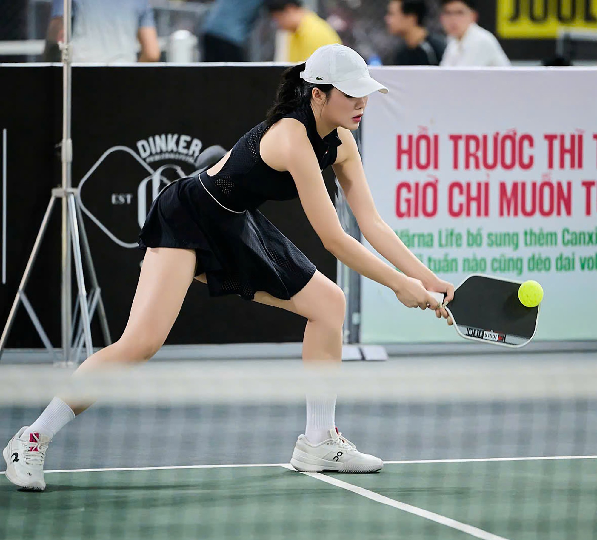 “Vì trang phục không cho người chơi cảm giác thoải mái hoặc khiến họ thi đấu mà không thể tự tin, dẫn đến sai sót. Cá nhân tôi sẽ lựa chọn trang phục mà tôi cảm thấy thoải mái, nhất là khi thi đấu cần vận động rất nhiều và toàn bộ cơ thể”.