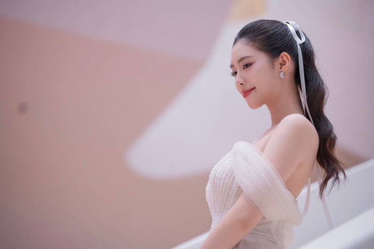 Á hậu Châu Anh: 'Tôi dám bước ra khỏi vùng an toàn' - 1