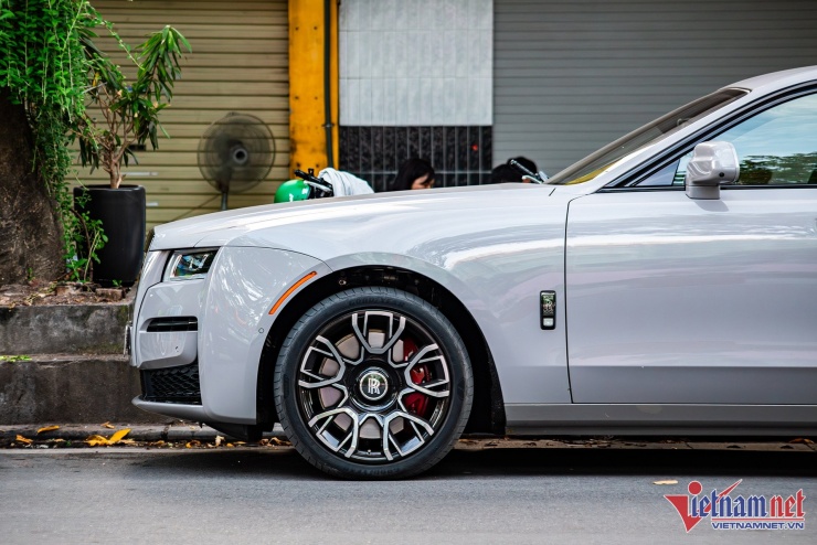 Ngắm Rolls-Royce Ghost Black Badge của đại gia Hà Nội, Việt Nam chỉ có 2 chiếc - 8