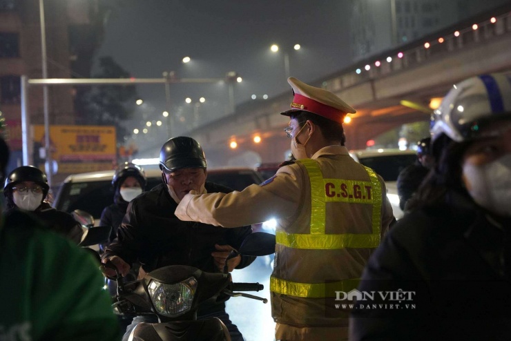 Ngoài ra trong buổi làm việc nhiều trường hợp vi phạm khác cũng đã bị xử lý. Thông điệp "đã uống rượu bia thì không lái xe" được nhấn mạnh một lần nữa, để mỗi hành trình về nhà những ngày cuối năm được an toàn, trọn vẹn.