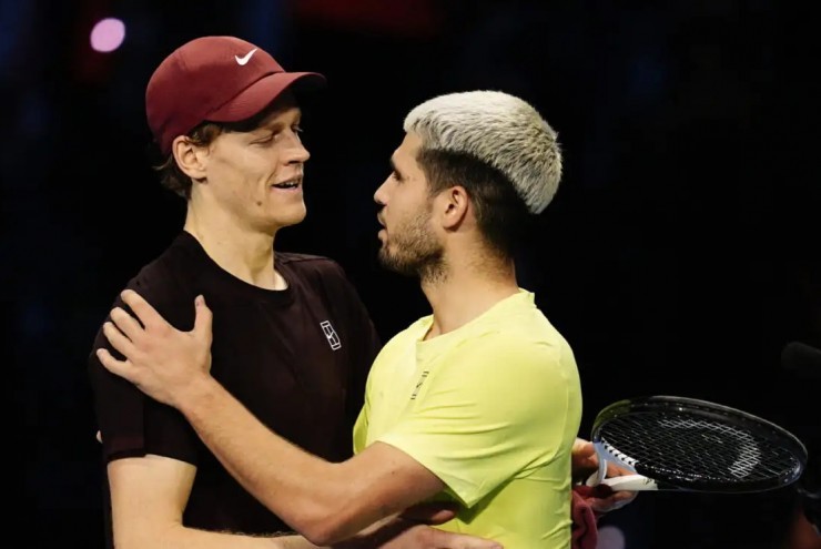 Đua đỉnh cao tennis Alcaraz - Sinner, khi nào "Người băng" vươn lên chiếm số 1?