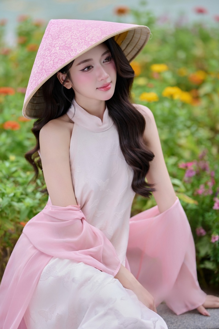 Á khôi Thanh Hương gợi ý diện mốt áo dài cổ yếm hot trend - 2