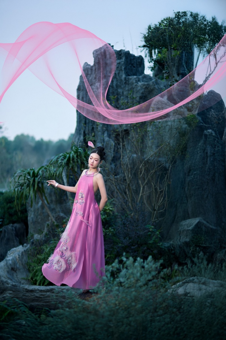 Á khôi Thanh Hương gợi ý diện mốt áo dài cổ yếm hot trend - 10