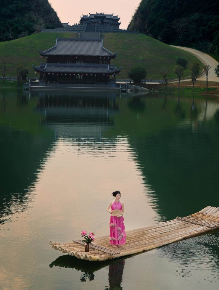 Thung Ui là nơi bảo tồn và phát huy giá trị của hành cung Hoa Lư xưa với việc tái hiện cuộc sống của người Việt thế kỷ X.&nbsp;