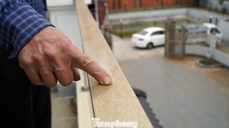 Người dân hoang mang về hiện tượng bão 'bụi màu' ở Hải Phòng - 5