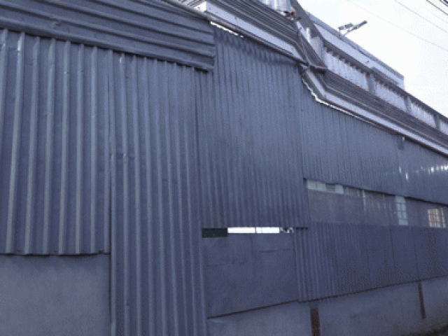 Bên trong 'boongke' của kẻ bán ma túy qua khe cửa