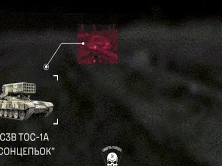 Hình ảnh FPV cảm tử Ukraine thiêu cháy 'hỏa thần' TOS-1A trong lãnh thổ Nga