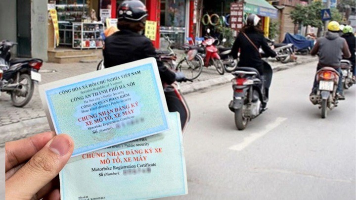 Quên mang theo các loại giấy tờ ô tô, xe máy khi ra đường có thể bị phạt rất nặng