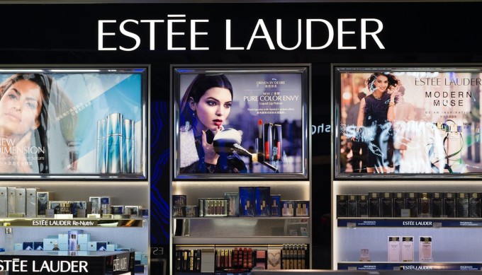 Một gian hàng Mỹ phẩm Estée Lauder. Ảnh: Beauty Affairs