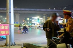 Clip: Uống 3 chén trong dịp sinh nhật cháu gái, tài xế vi phạm nồng độ cồn gấp đôi mức kịch khung