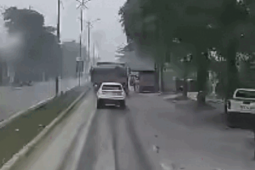 Tai nạn giữa 2 xe tải khiến một chiến sĩ CSGT và 1 người dân tử vong ở Thái Nguyên