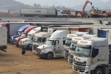 Thủ tướng yêu cầu khẩn trương giải tỏa ách tắc, thông quan kịp thời thực phẩm