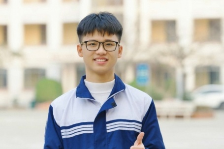 'Cỗ máy' giải Toán là thủ khoa thi đánh giá tư duy Bách khoa