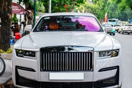 Ngắm Rolls-Royce Ghost Black Badge của đại gia Hà Nội, Việt Nam chỉ có 2 chiếc