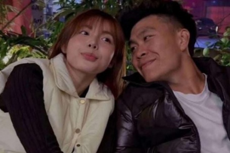 Lộ hình ảnh Phạm Lý Đức và Phí Thanh Thảo tay trong tay