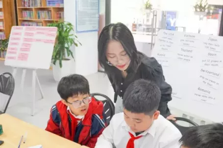 Cấm ép buộc người học, phụ huynh tham gia các hoạt động tự nguyện