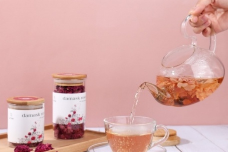 5 công thức trà hoa hồng giúp da hồng hào, tươi trẻ