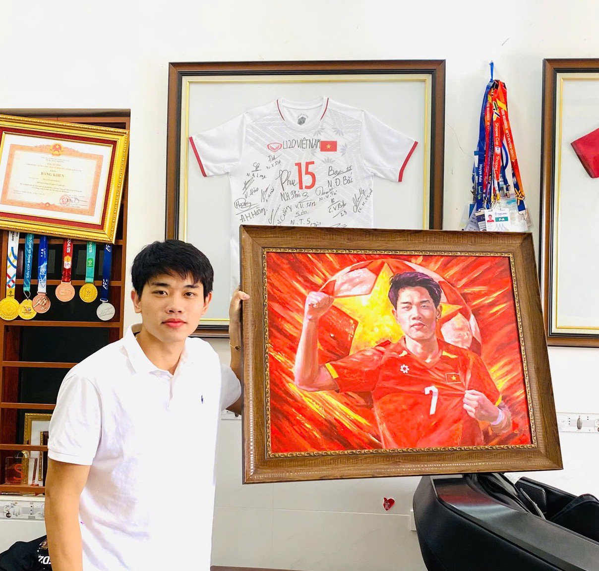 Đình Bắc "gây bão mạng" khi song ca cùng thần tượng, đốn tim với hành động đẹp - 2