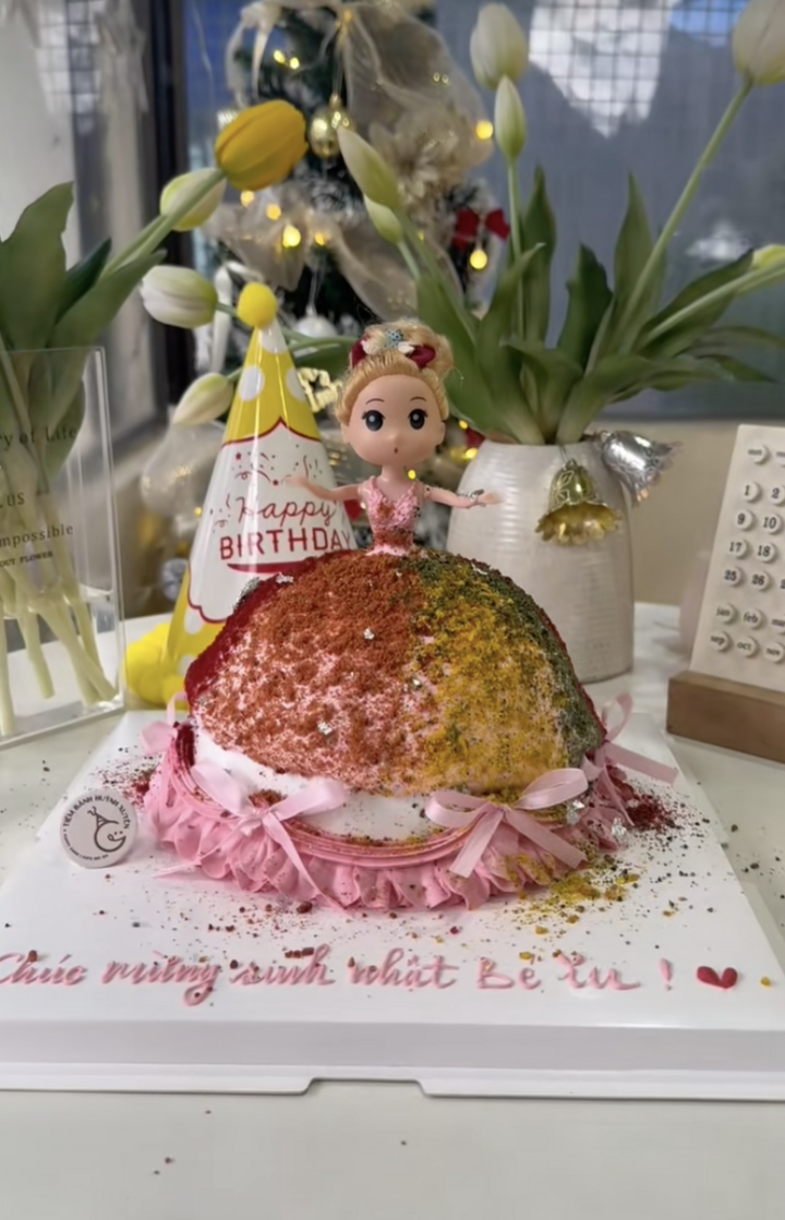 Bánh kem chảy váy công chúa “gây bão” TikTok nhờ khoảnh khắc bung váy hồi hộp như mở túi mù.