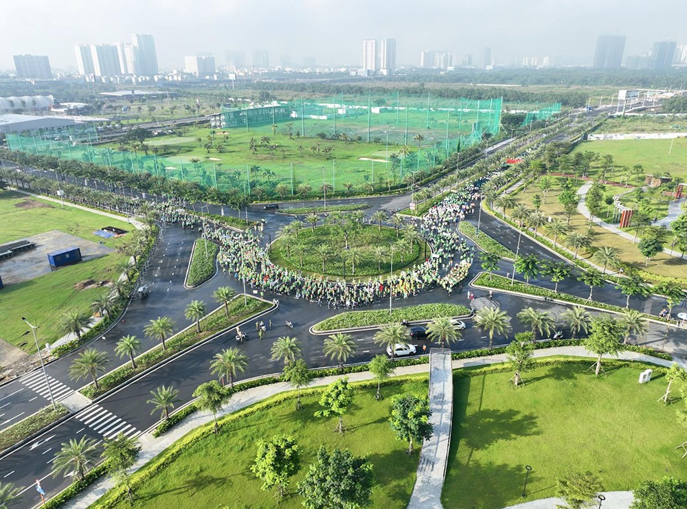 Thông qua đường Liên Phường, từ Thảo Điền, người dân chỉ mất khoảng 5 phút để đến The Global City qua đường Võ Nguyên Giáp – Mai Chí Thọ, xoá bỏ tình cảnh phụ thuộc vào các điểm kẹt xe quen thuộc tại khu Đông.