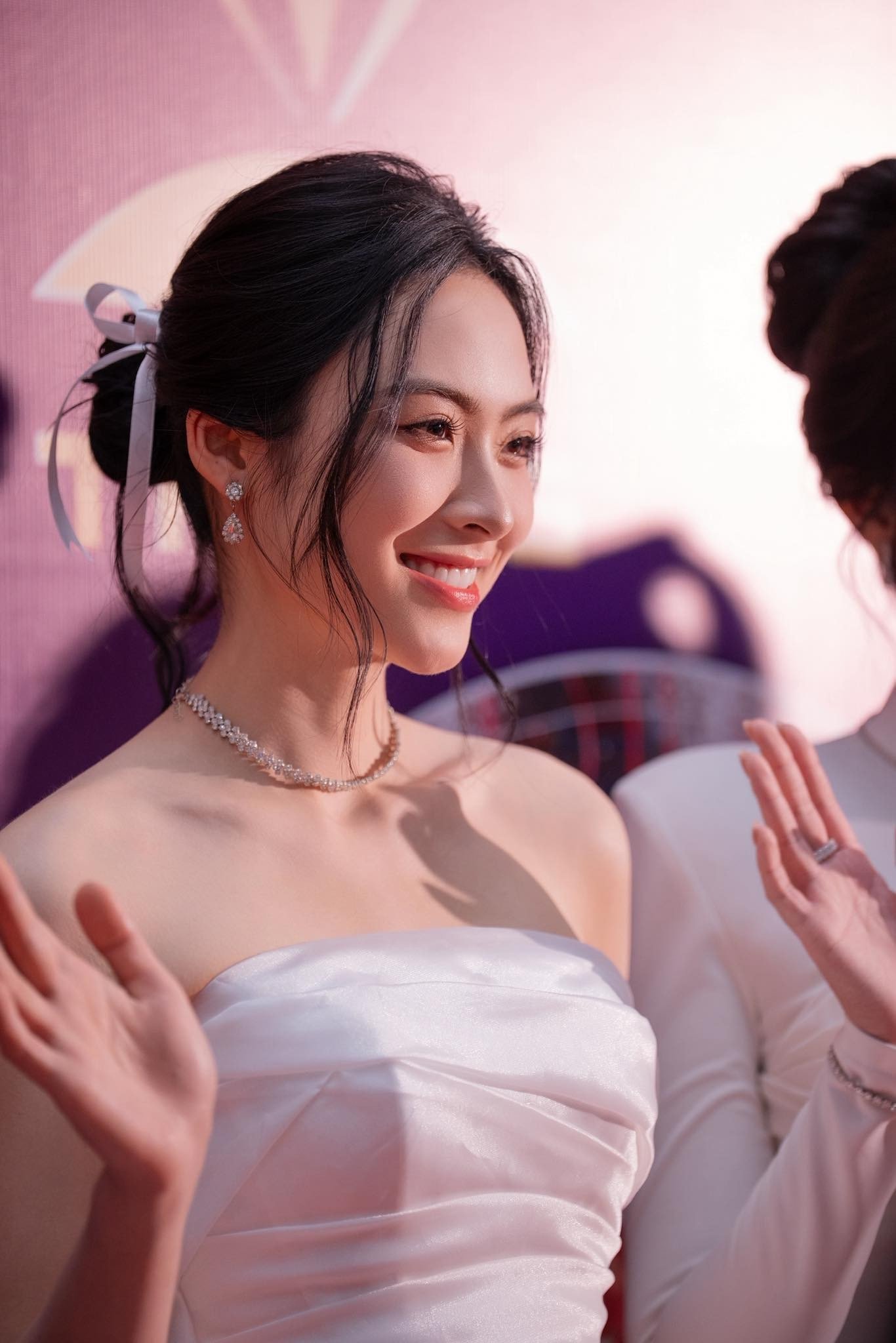 Á hậu Nguyễn Thị Vân Nhi.