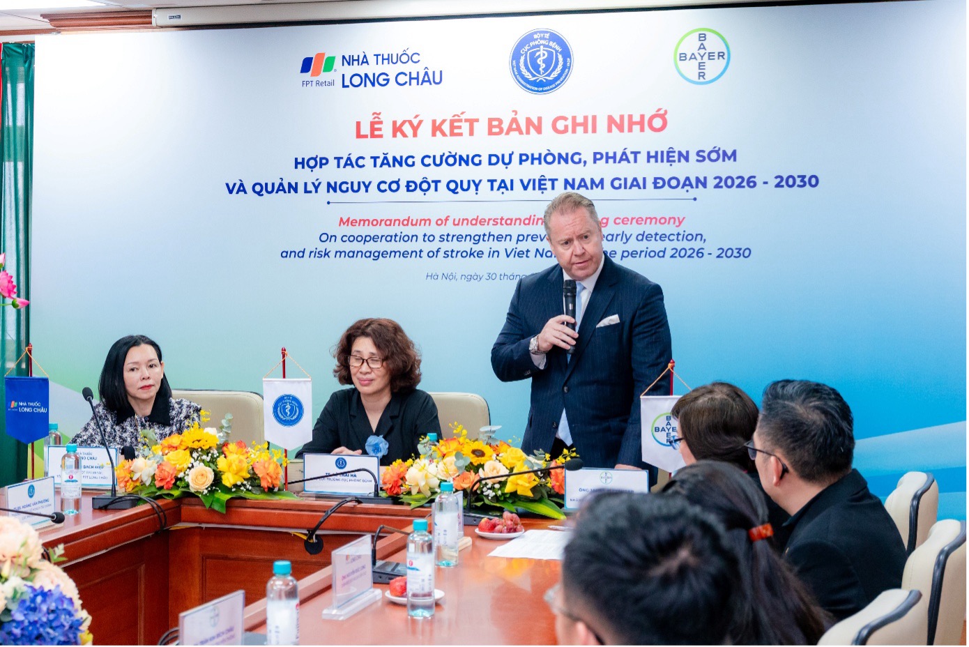 Ông James Alexander - Giám đốc nhánh Dược phẩm Bayer Việt Nam.