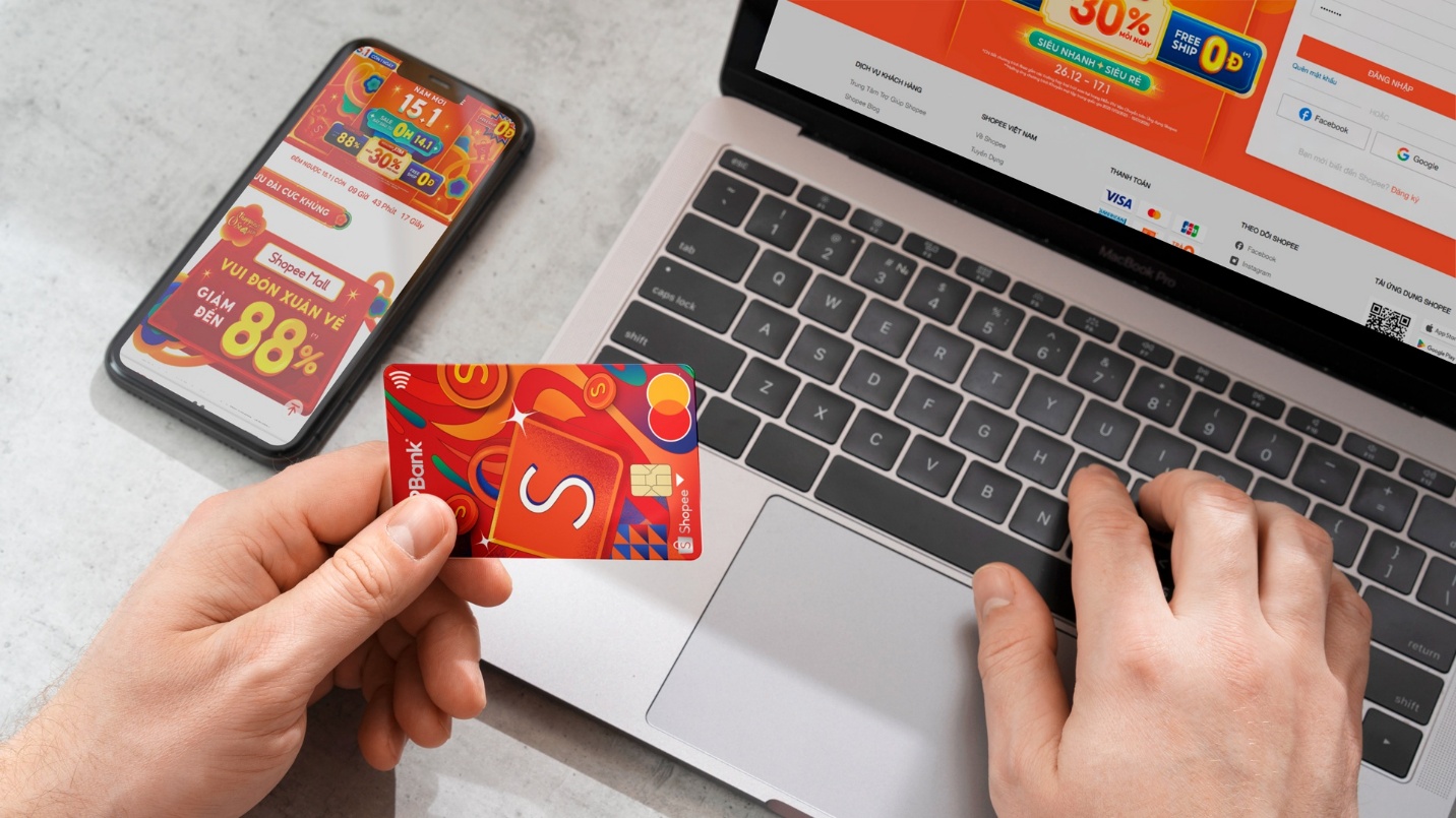 Mở thẻ VPBank S Rewards Mastercard chỉ cần 10 phút và có thể sử dụng được ngay để hưởng ưu đãi.