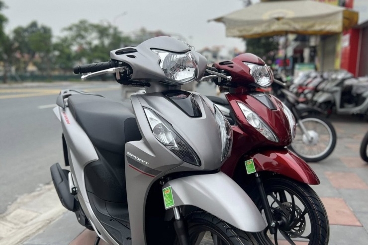 Honda Vision bán chênh giá gần 5 triệu đồng tại đại lý - 1