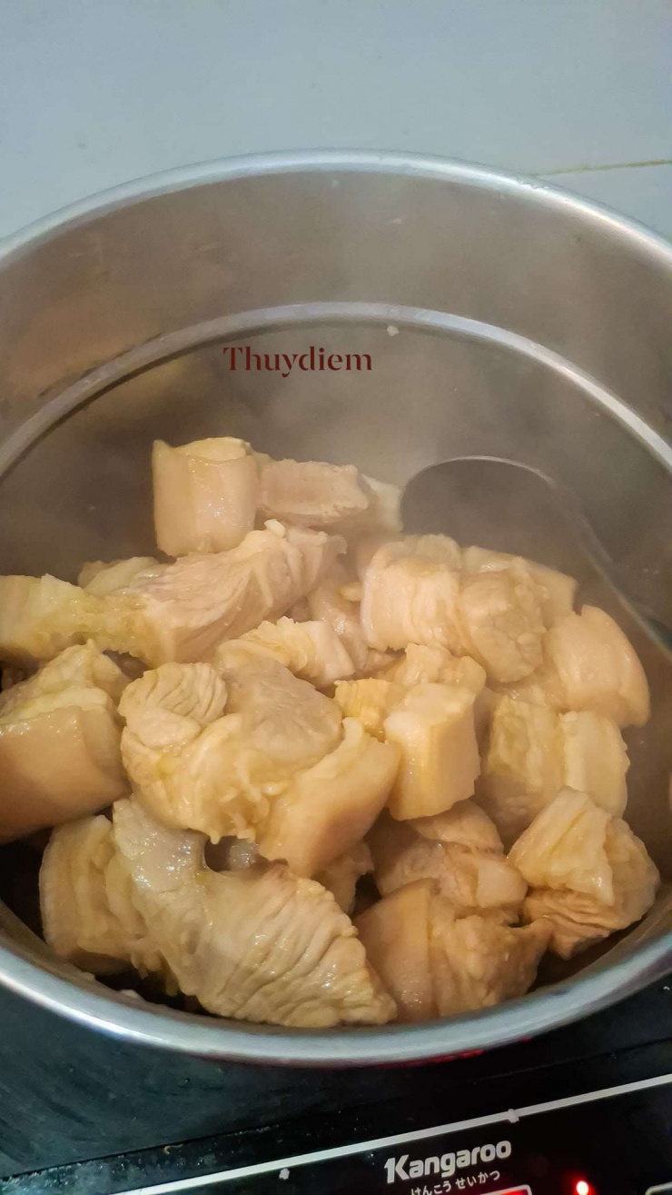 Dùng loại lá này nấu món thịt kho trứng để màu đẹp, nước trong, thơm ngon chuẩn vị ngày Tết - 3