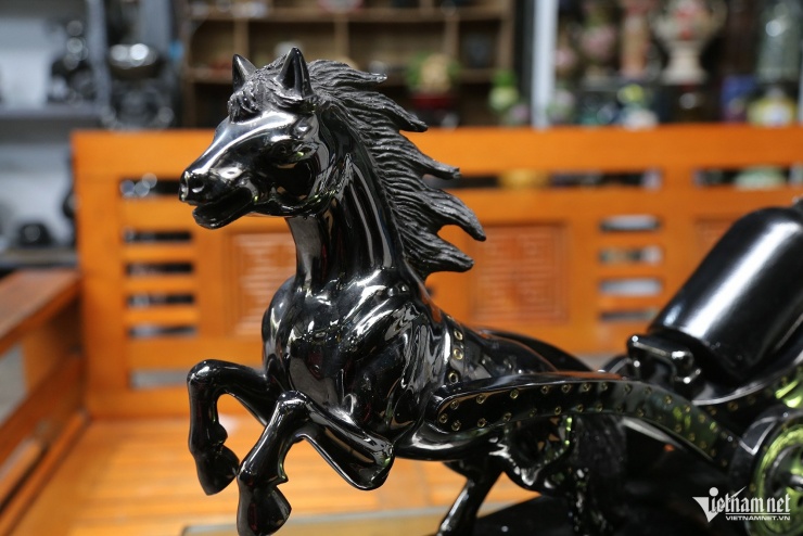 Độc đáo tượng ngựa tạc bằng than đá ở Quảng Ninh, nhiều người hỏi mua - 3