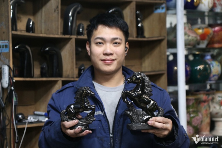 Độc đáo tượng ngựa tạc bằng than đá ở Quảng Ninh, nhiều người hỏi mua - 5