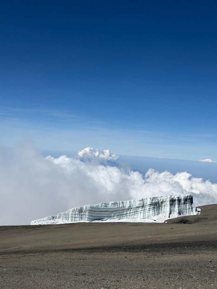 Lee Si Young chinh phục 'nóc nhà' châu Phi - 9