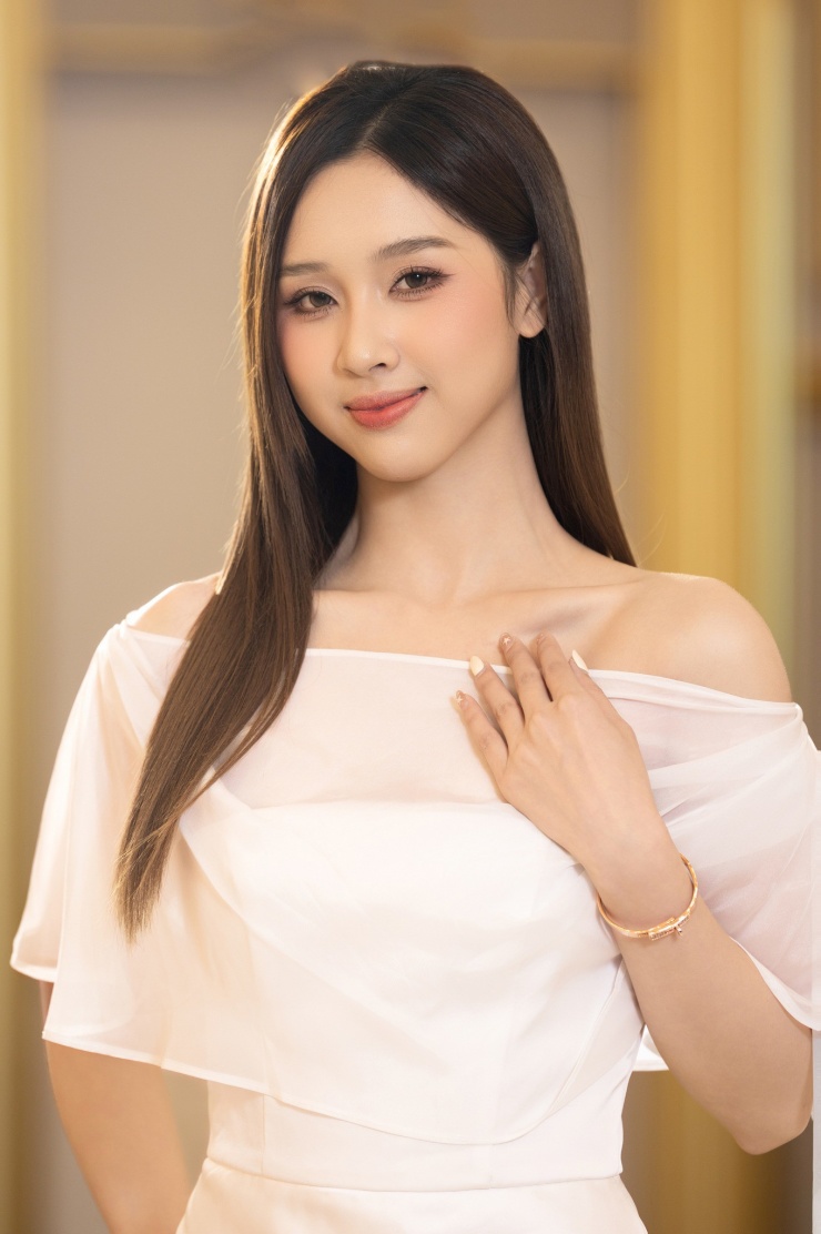 Nữ sinh quê Bắc Ninh đang gây chú ý Miss World Vietnam 2025 - 4
