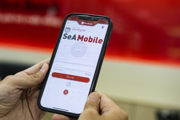 Thanh toán online đã trở nên phổ biến. Ảnh: Hoàng Hà.