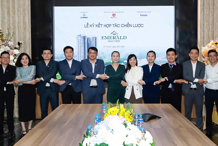 Houze triển khai tiếp thị kinh doanh 200 sản phẩm đẹp nhất The Emerald Golf View
