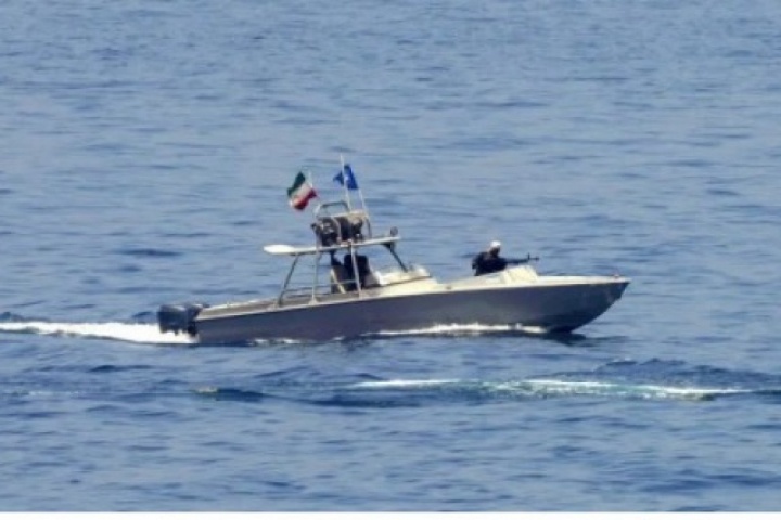 Iran bắt 2 tàu chở dầu nước ngoài