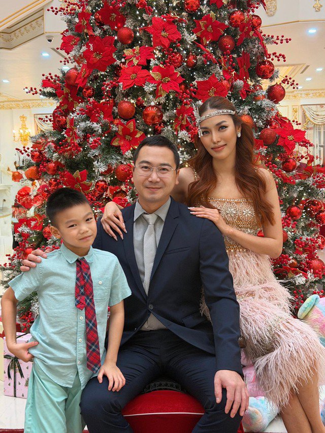 Về cuộc sống hôn nhân, Lan Khuê luôn được chồng yêu thương và ủng hộ mọi việc.