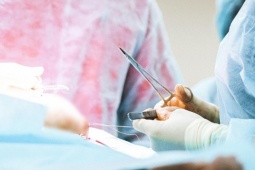 Ung thư có nên phẫu thuật?