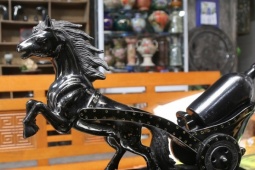 Độc đáo tượng ngựa tạc bằng than đá ở Quảng Ninh, nhiều người hỏi mua