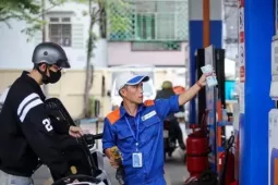 Đồng loạt tăng giá xăng dầu