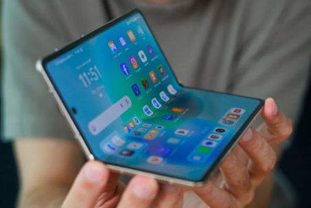 Đối thủ đáng gờm của Galaxy Z Fold 8 và iPhone Fold lộ diện