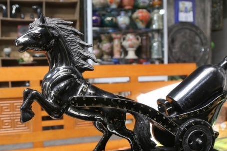 Độc đáo tượng ngựa tạc bằng than đá ở Quảng Ninh, nhiều người hỏi mua