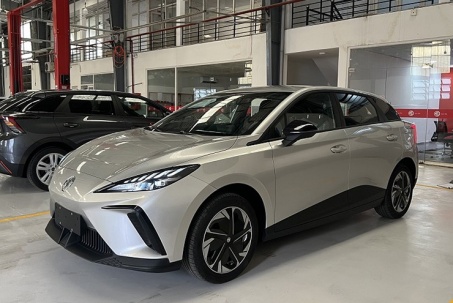 MG giảm giá 300 triệu đồng cho mẫu xe điện MG4
