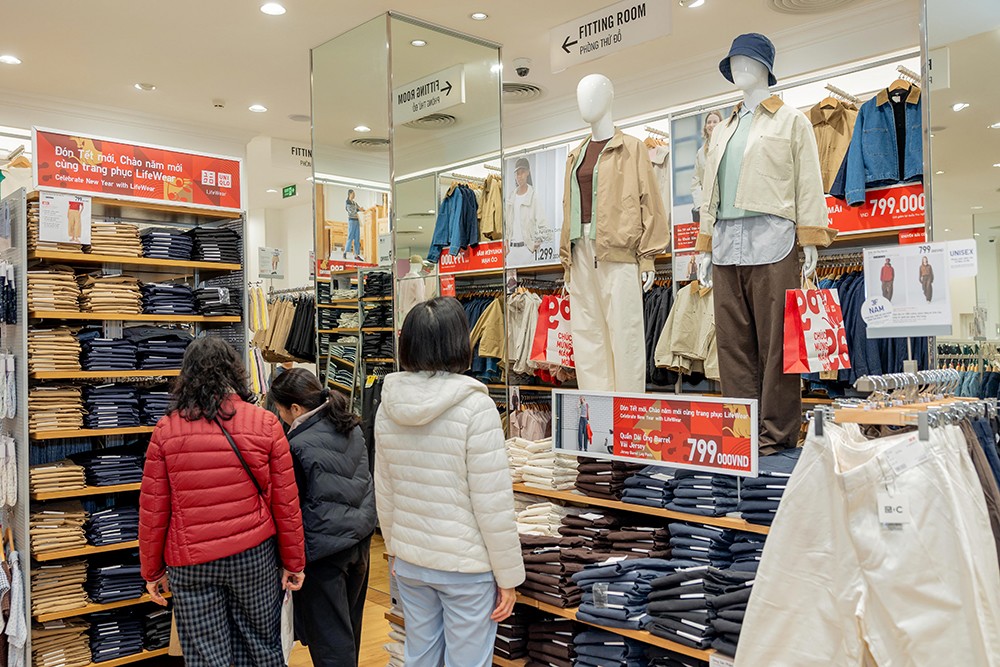 Nỗ lực chiếm lĩnh thị trường bán lẻ dịp Tết của “ông lớn” thời trang Nhật Bản - 1