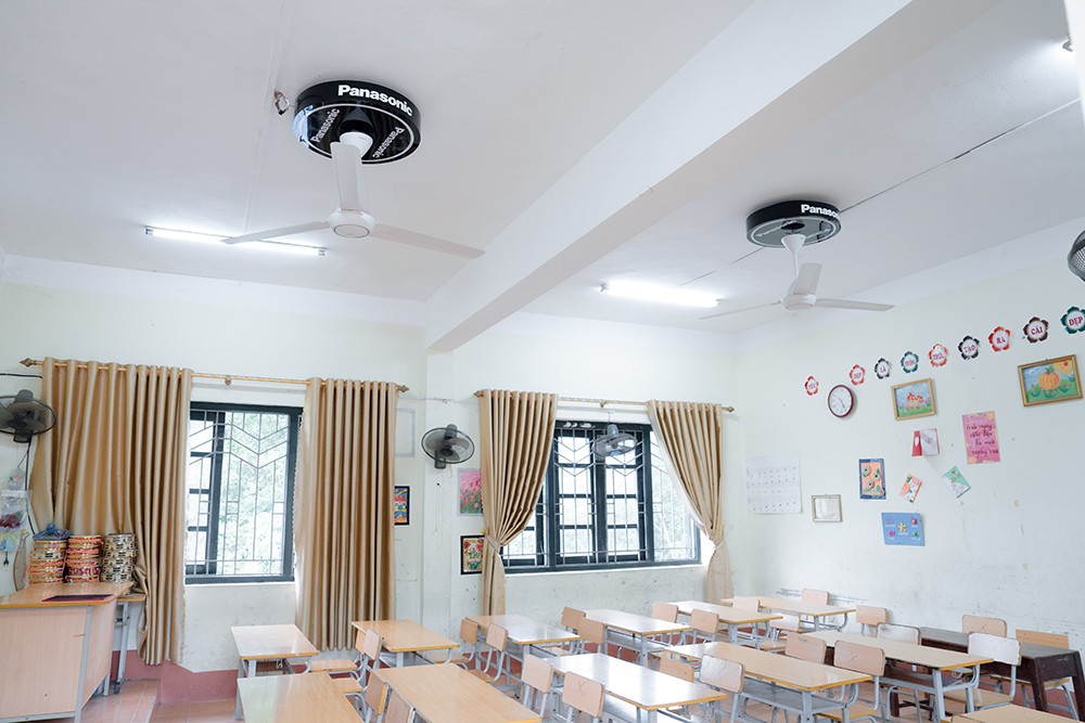 Quạt trần Panasonic được tài trợ và lắp đặt miễn phí tại trường Tiểu học Úc Kỳ