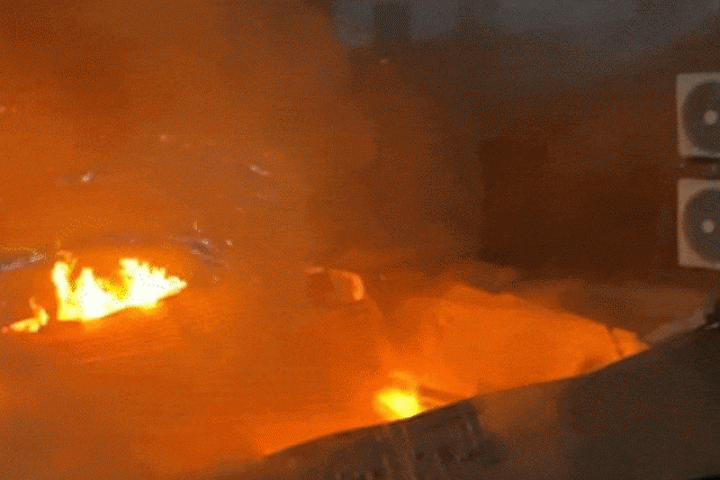 Hàng xóm kể 4 phút nỗ lực dập lửa, cứu ba mẹ con bất thành