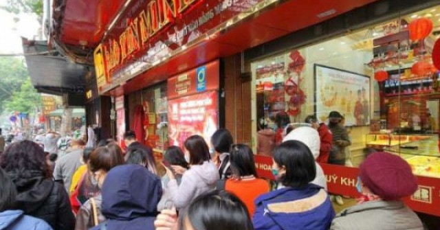 Giá vàng hôm nay mới nhất (5/2) giảm sốc: Nhà v...