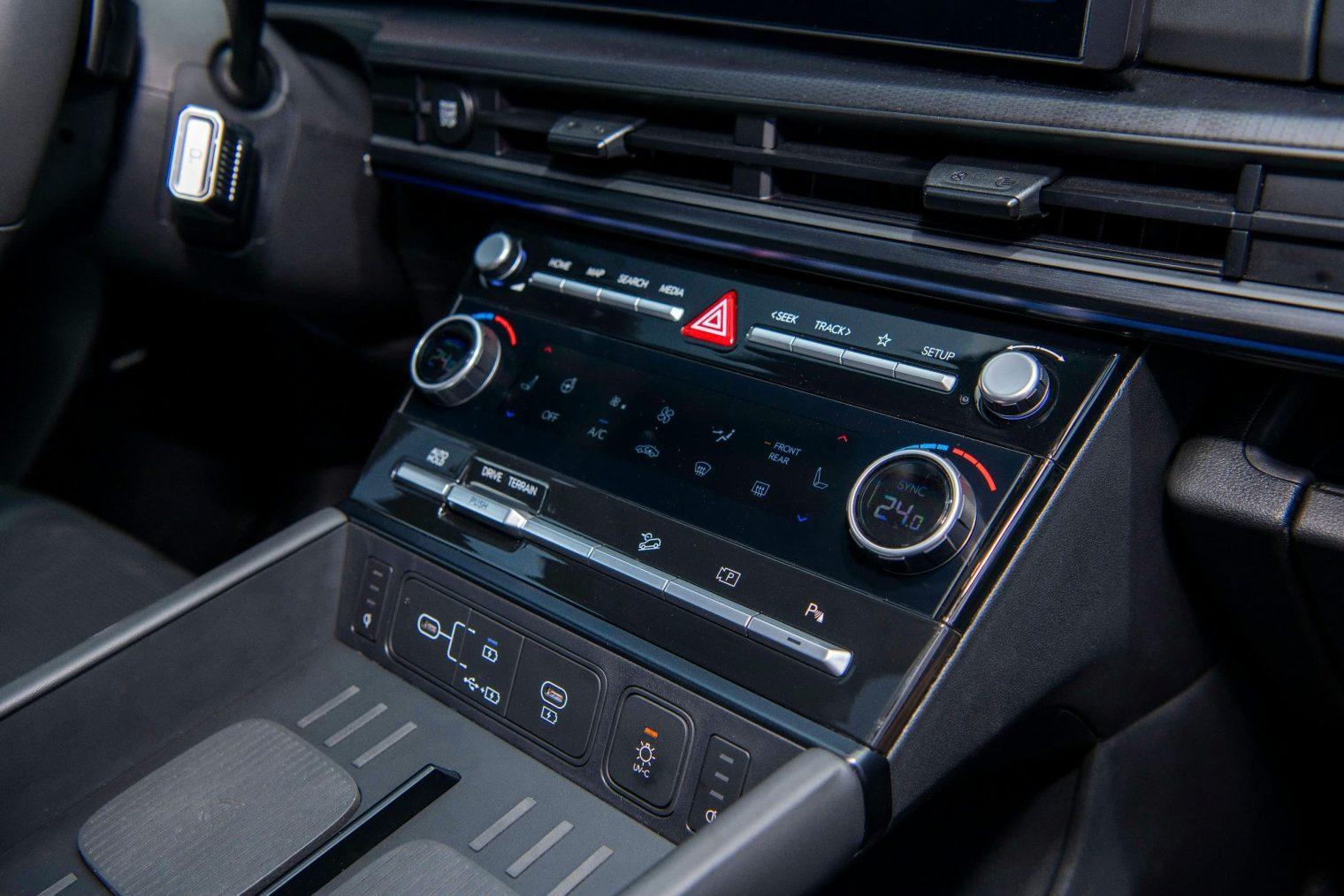 Nội thất Hyundai&nbsp;SantaFe Exclusive 2025.