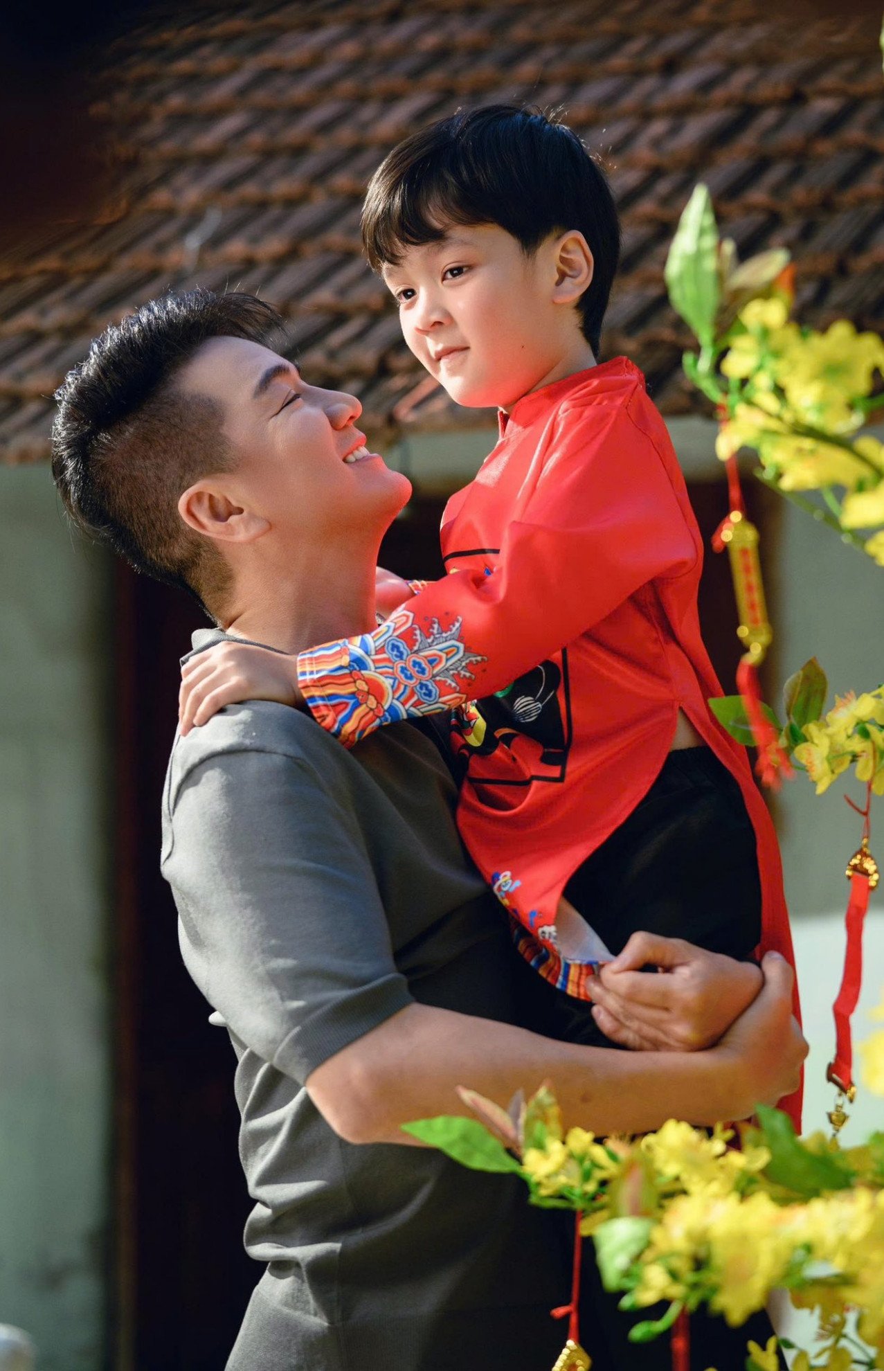 Đàm Vĩnh Hưng xem con trai là "lá chắn" lớn nhất.&nbsp;